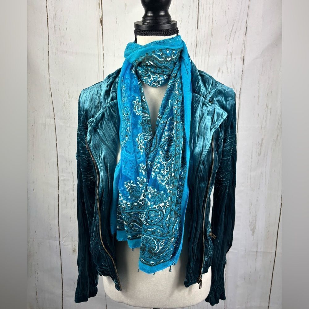 ‼️final must bundle‼️ Blue Ornament Western Scarf Wrap - Picture 7 of 7